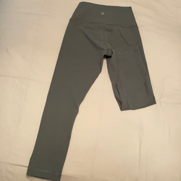LuluLemon Wunder Under High Rise Luxtreme 21” - Picture 1 of 5